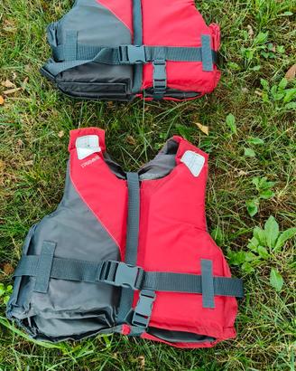 Due giubbetti salvagente Decathlon