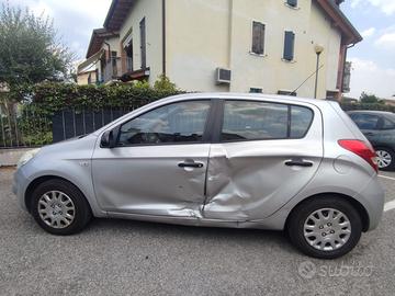 Hyundai  i20
