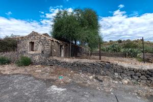 Terreno con rustici a S Maria di Licodia
