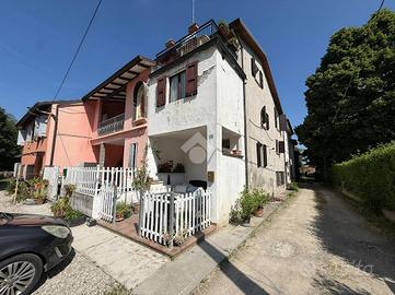 CASA SEMINDIPENDENTE A SANT'ILARIO D'ENZA