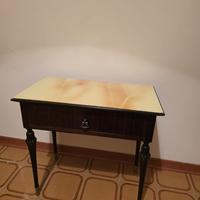 Comodini, comò e specchiera