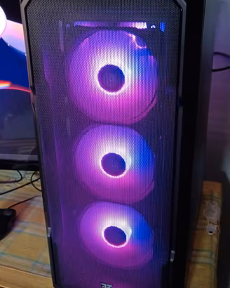 Pc da Gaming AMD Ryzen 7 2700 e 24 Gb di Ram