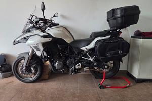 moto benelli trk 502