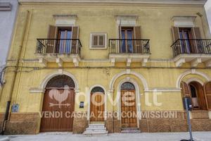 Villa di 312 m² con più di 5 locali a Latiano