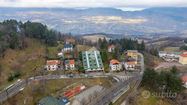 MONOLOCALE A TIZZANO VAL PARMA