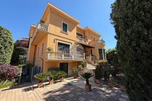 VILLA SINGOLA A MONTEBUONO