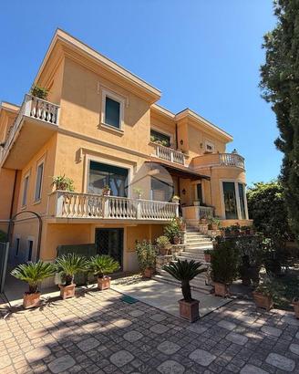 VILLA SINGOLA A MONTEBUONO
