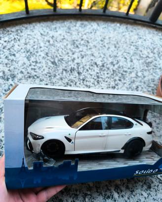 Alfa Romeo giulia 1/18 modellino 