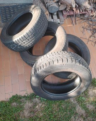 Copertoni NOKIAN  225/65R17 106H XL