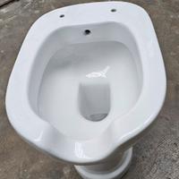 Vaso bidet aperto in ceramica scarico a terra