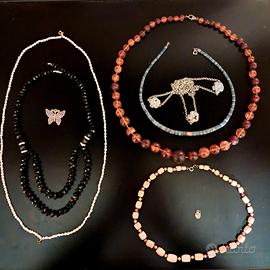Assortimento di collane