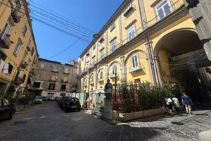 IA DUOMO AD. - Deposito 10 mq in Stabile con Porti