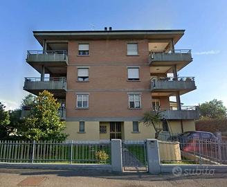 Appartamento di 137 m² con più di 5 locali e box a