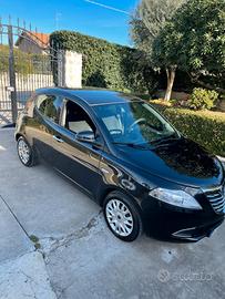 Lancia Ypsilon 1.3 Mj Diesel incidentata