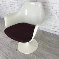 Sedia Girevole Tulip di Eero Saarinen per Knoll
