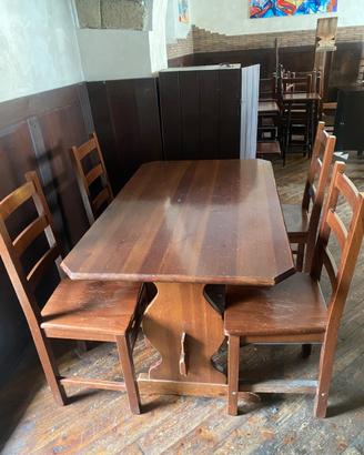 Tavolo in legno massello