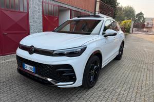 Volkswagen Tiguan R line plus 2025