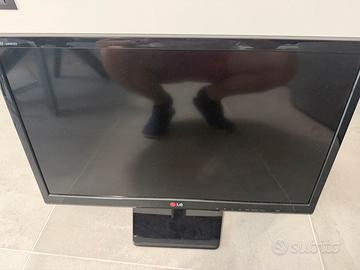 TV LG 24” 24MN33D