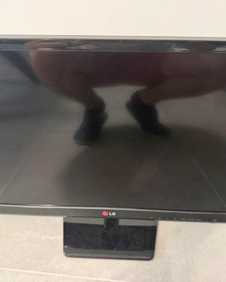 TV LG 24” 24MN33D