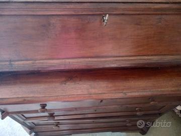 Mobile antico segreter