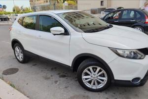 Nissan qashqai 2014