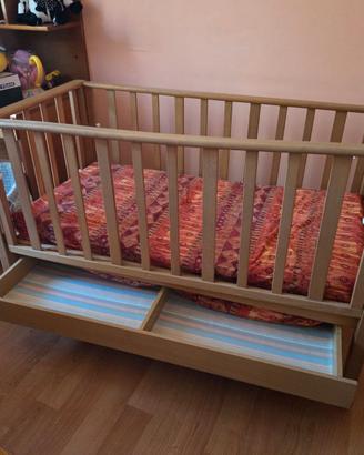 Lettino per bambino in legno con 2 cassetti