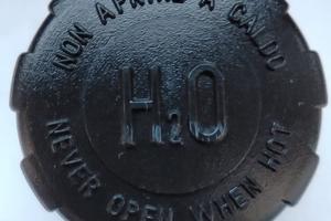 TAPPO VASO ESPANSIONE RADIATORE PIAGGIO