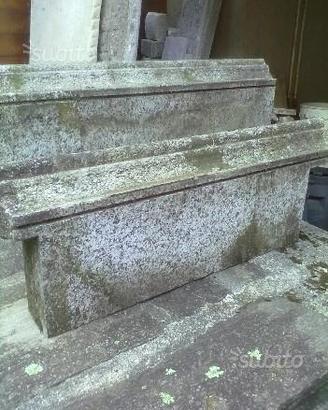 Davanzale lavorato in serizzo