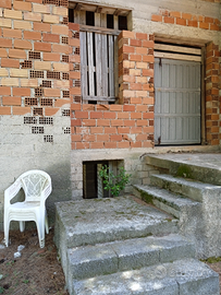 Terreno agricolo e fabbricato rurale