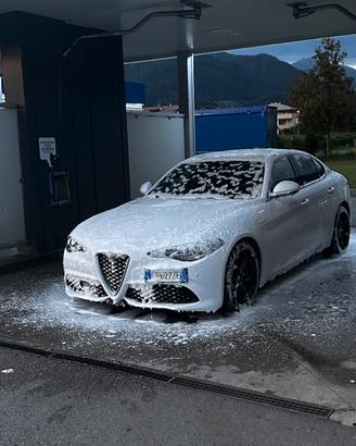 Alfa Romeo Giulia Q4 Veloce