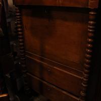 Mobile genovese con piano in marmo