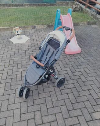 Passeggino con ovetto applicabile