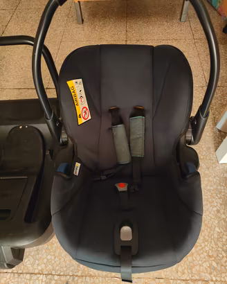 Lotto Hauck: 2 ovetti auto + base Isofix

