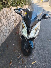 SYM JOYMAX 300i  800 €