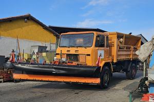 Acm 90 4x4 completo di spargisale e lama neve
