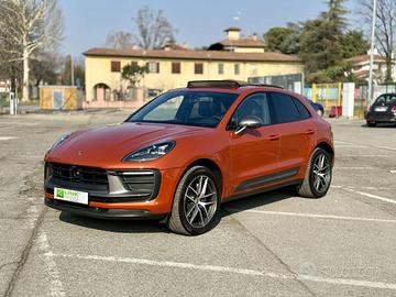 PORSCHE Macan 2.0 T ORANGE LAVA