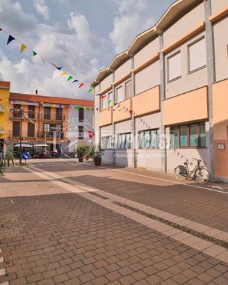 COMPLESSO DI TRE APPARTAMENTI IN CENTRO ROMENTINO!