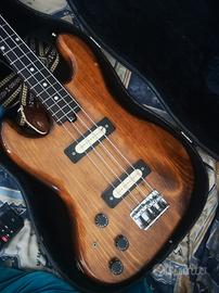 basso Eko B55 4 corde mancino