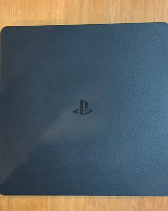 Ps4 slim 500GB + 2 controller