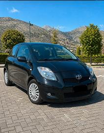 Auto Toyota Yaris