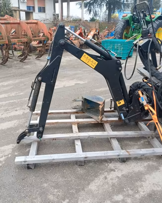 braccio per trattore agricolo o bobcat- CE