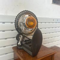 Lampada da tavolo artigianale in stile steampunk