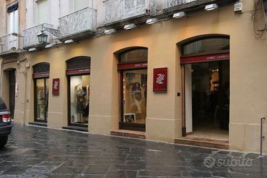 Locale commerciale per abbigliamento ed altro