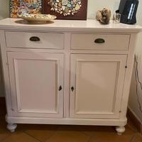 Mobile credenza