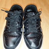 scarpe nere ginnastica 