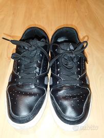 scarpe nere ginnastica 