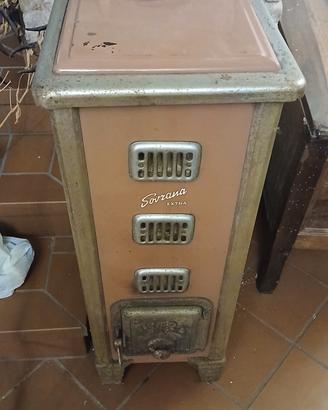 Antica stufa a legna Sovrana Extra