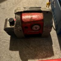 Macchina per vuoto condizionatori