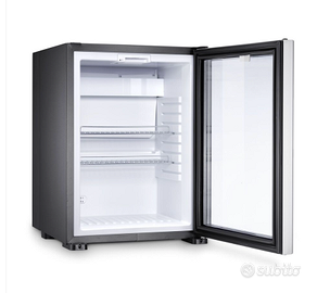 Frigo minibar da hotel o ufficio