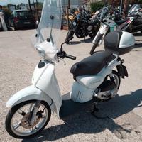 Aprilia Scarabeo 125 - 2012